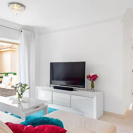 Cristismart Hi-end Services Media Streaming * Los Cristianos (Tenerife)