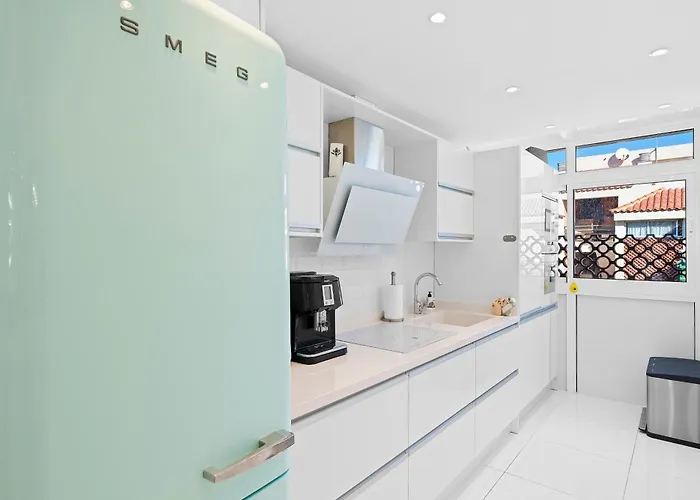 Cristismart Hi-end Services Media Streaming * Los Cristianos (Tenerife)